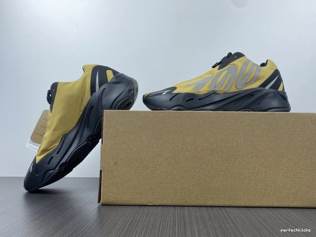 Yeezy Boost MNVN Flux' 700 GZ0717 'Honey 0716